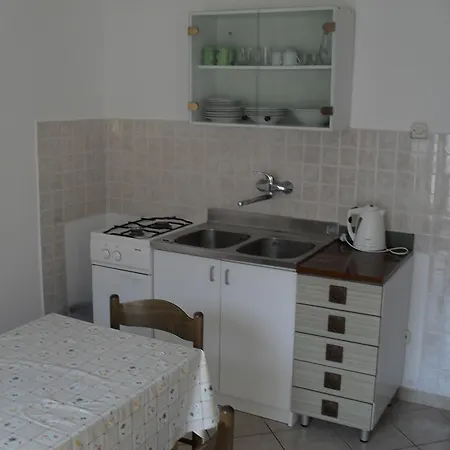 Apartmani Karlo Apartment Pag Town