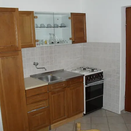 Apartmani Karlo Apartment *