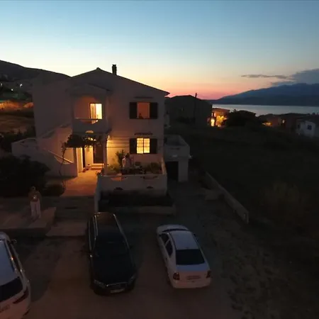 Apartmani Karlo Pag Town
